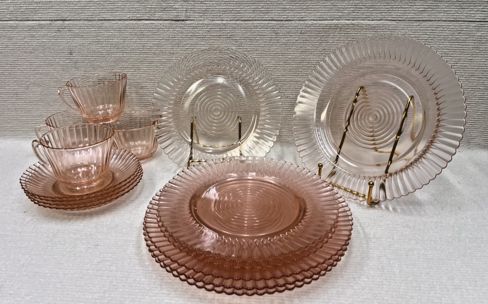 Vtg 1930's Macbeth Evans Pink Petalware Depression Glass 16pc 4 Place Setting